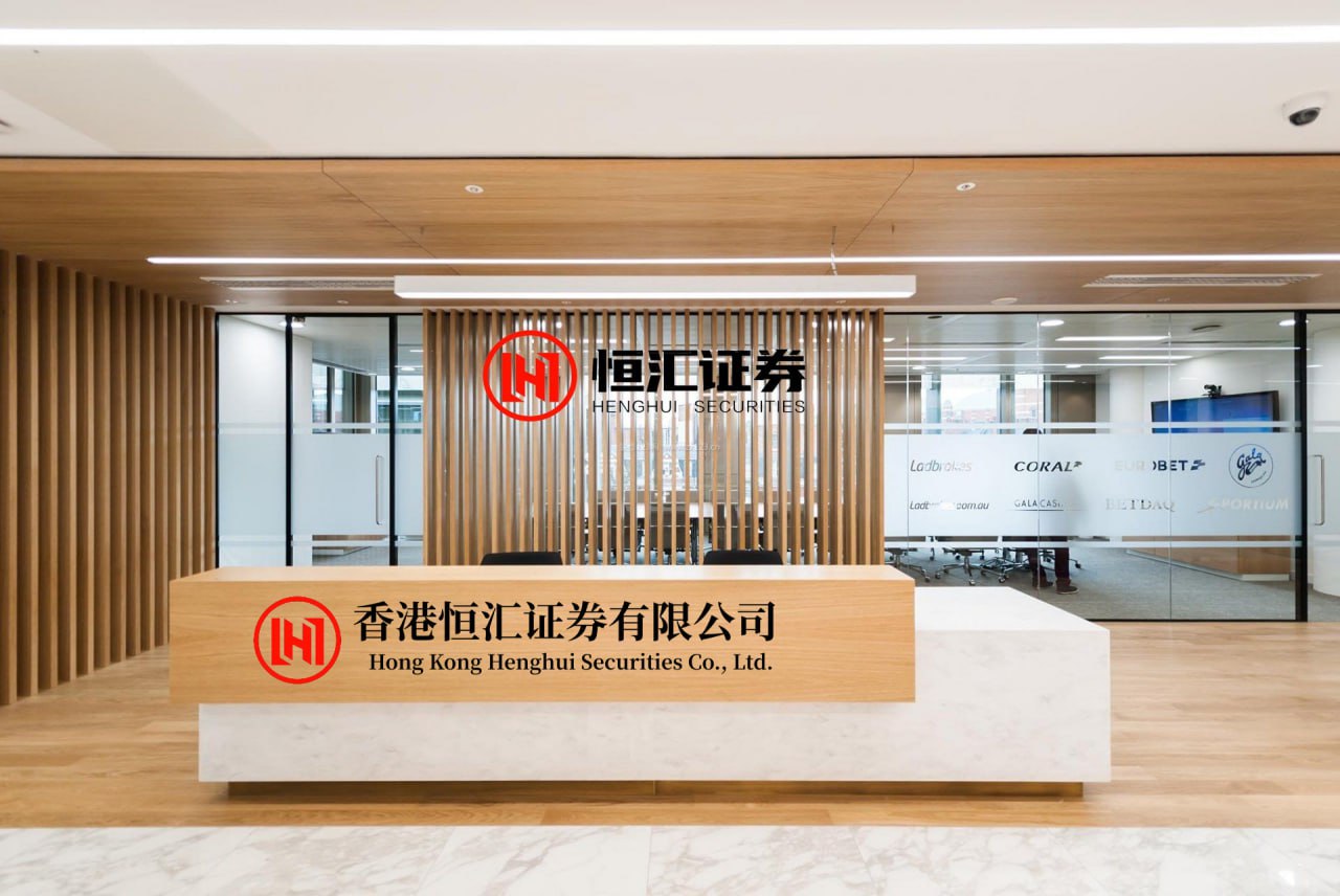 砖石配资官网 人民日报评女生赴港追星取消低保 低保制度的冷峻与公平